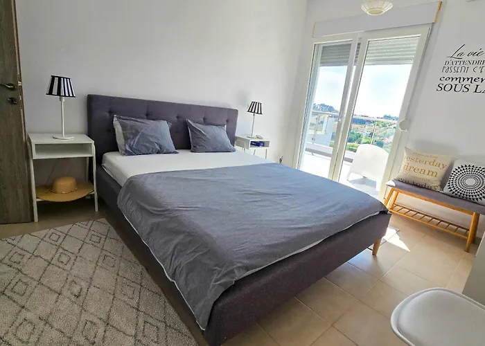 Fourka Vista Retreat - Sea View 3 Bdrm