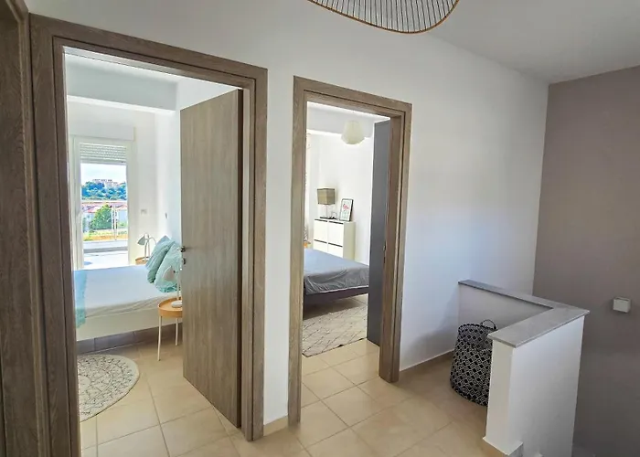 Fourka Vista Retreat - Sea View 3 Bdrm *