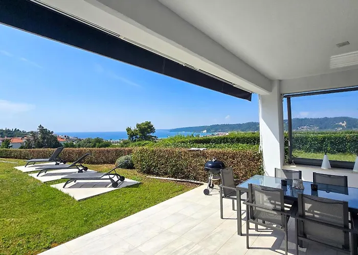 Fourka Vista Retreat - Sea View 3 Bdrm *